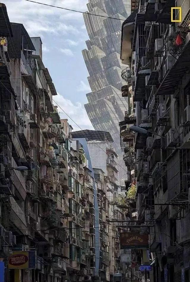 【建筑学院】中国魔幻建筑哪家强?"3d城市"重庆吊打魔都上海!