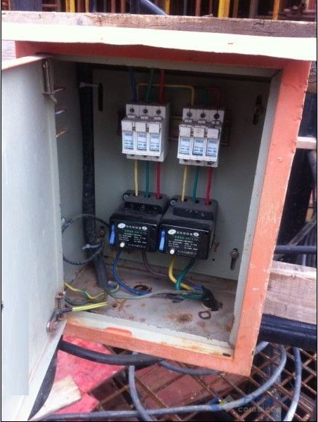 hs952705448 供配电技术 现场临电关于塔吊滴灯的接线有问题吗?