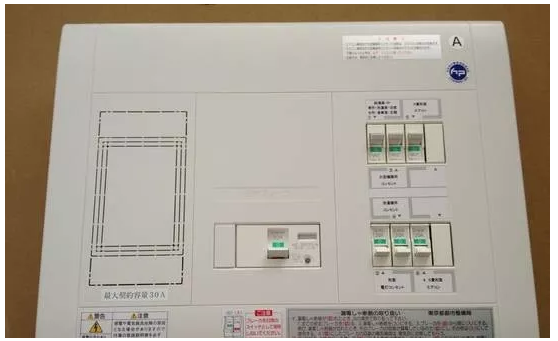 【电气学院】日本家庭用配电箱安装比国内的电工做的如何？