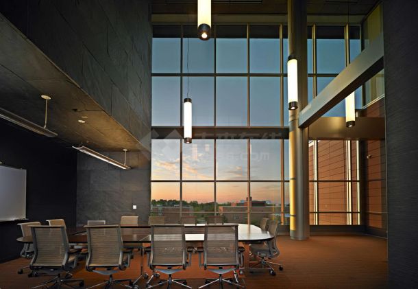 中央密歇根大学教育与公共事业学院室内设计方案（含18张图）-图二