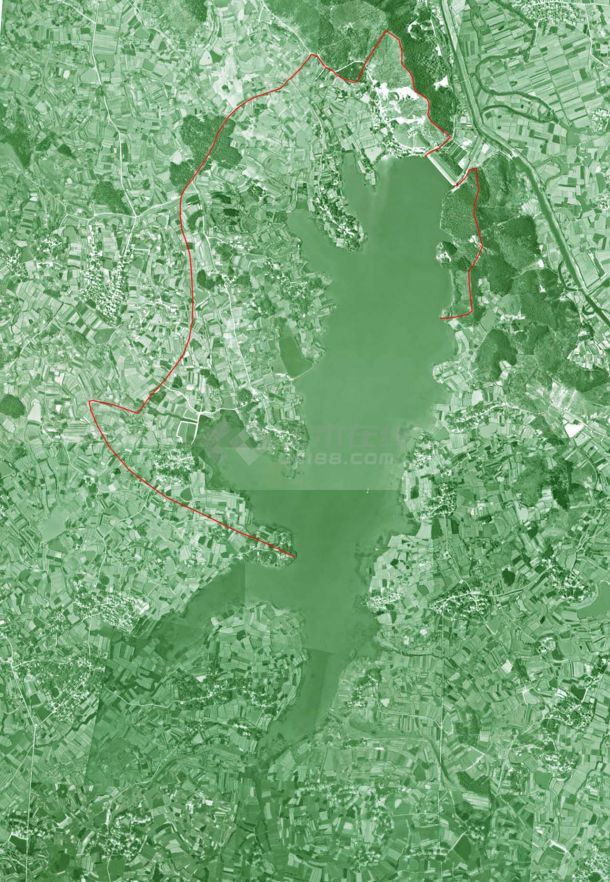 南京市卧龙湖有红线的卫星图-图一