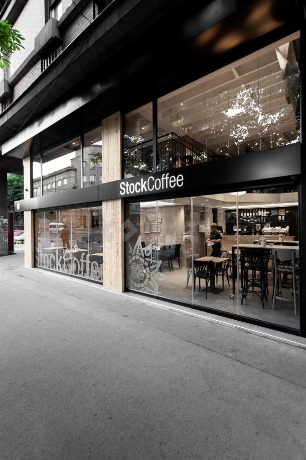 黑白风格的咖啡馆装修实景图含说明