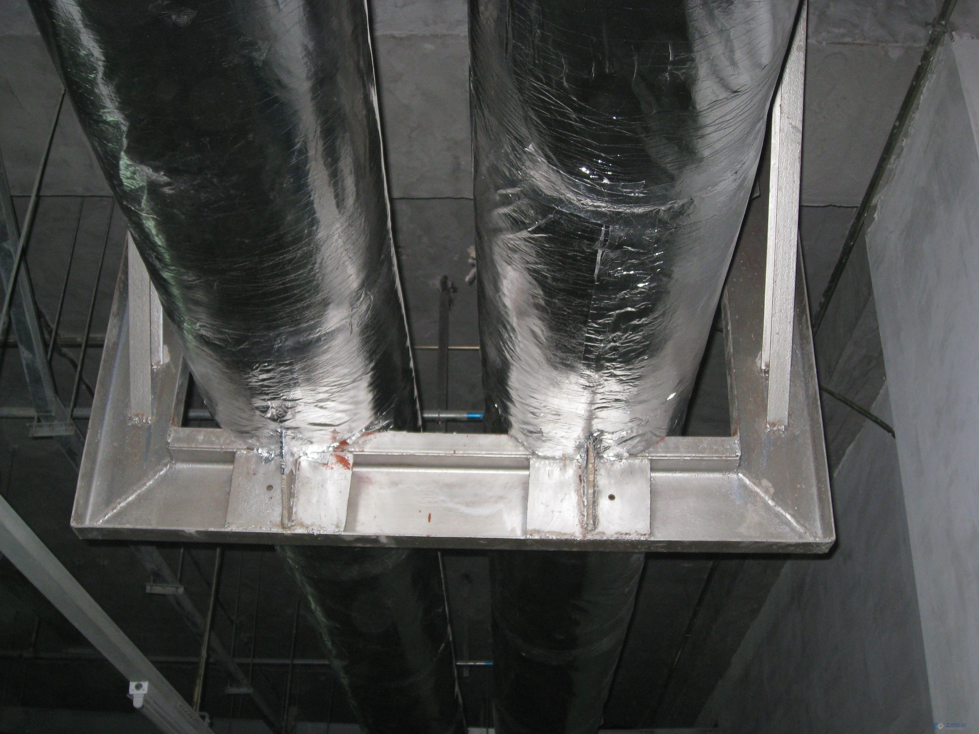 热力管道固定支架的做法 [  本帖最后由 gs411 于 2010