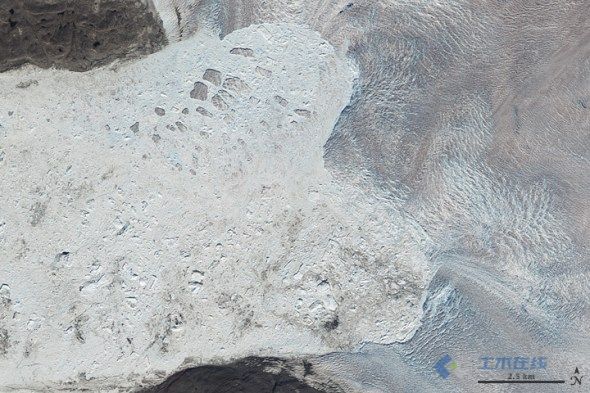 7月10日卫星拍摄的Jakonbshavn冰川.jpg