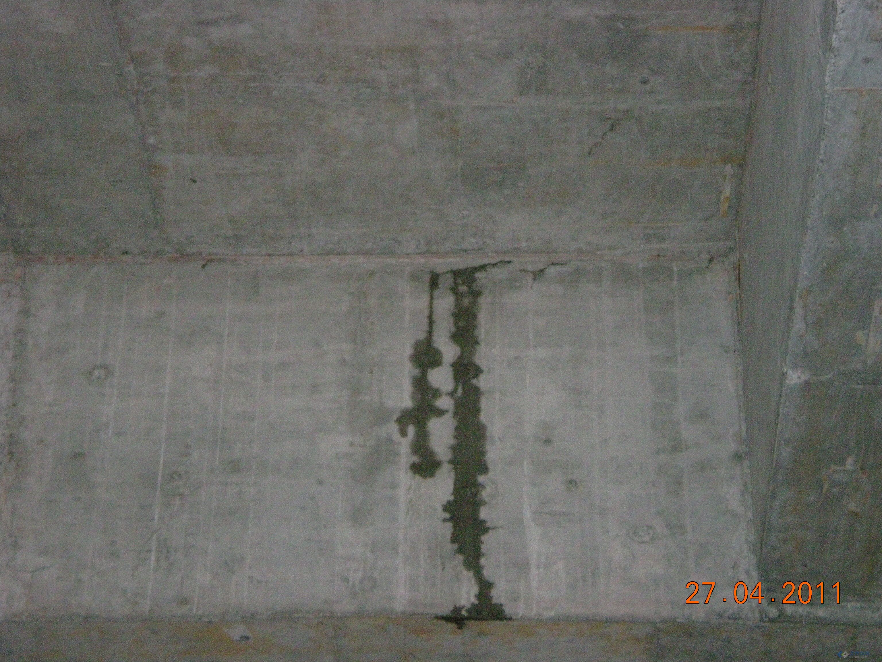 屋面砼浇捣完成后大面积的渗水