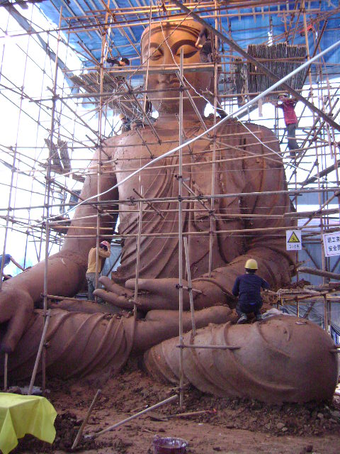 西安雕塑法门寺大佛雕塑现场（天艺86791268）.JPG