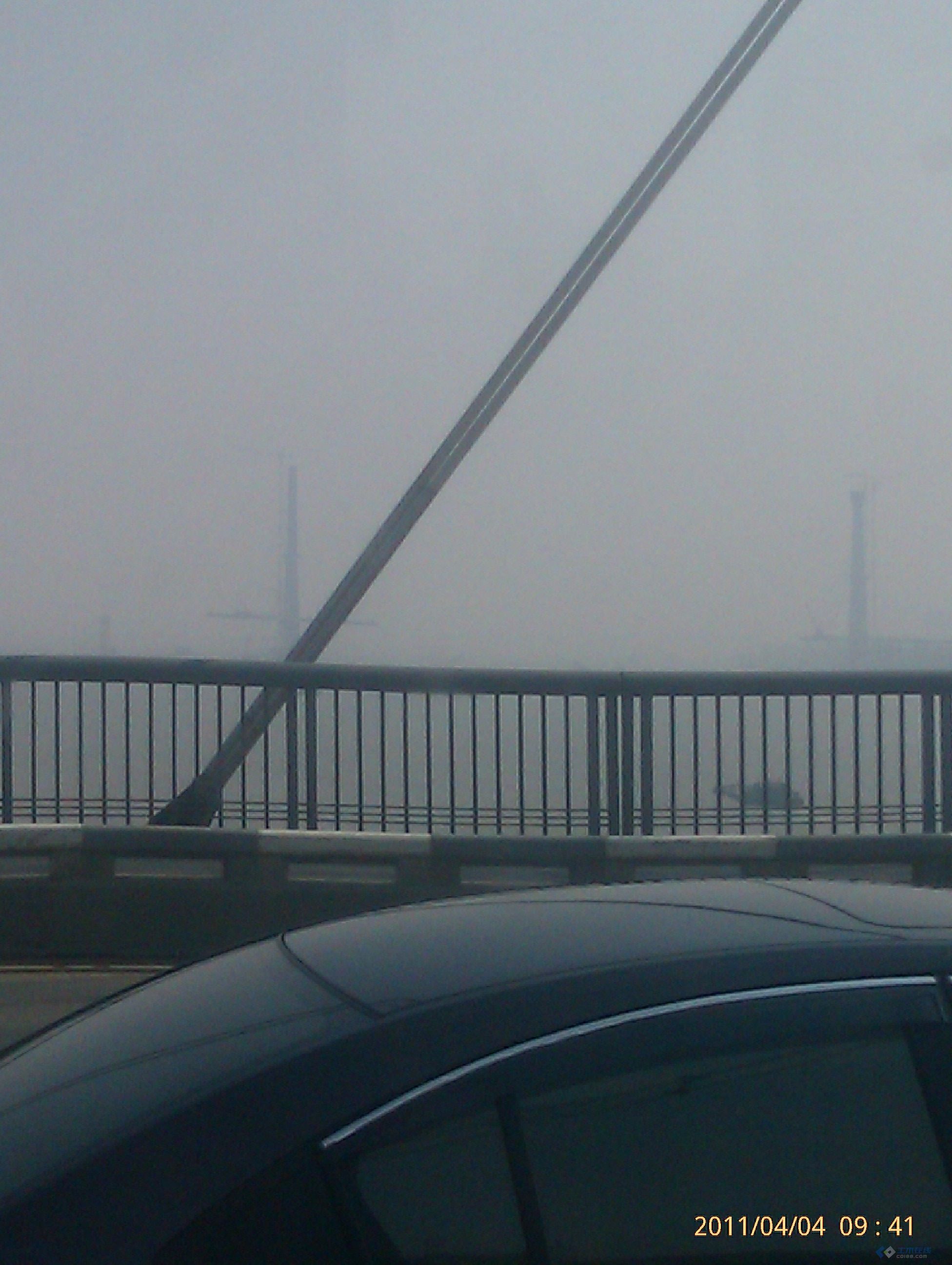 在武汉长江二桥上看二七长江大桥施工现场.jpg