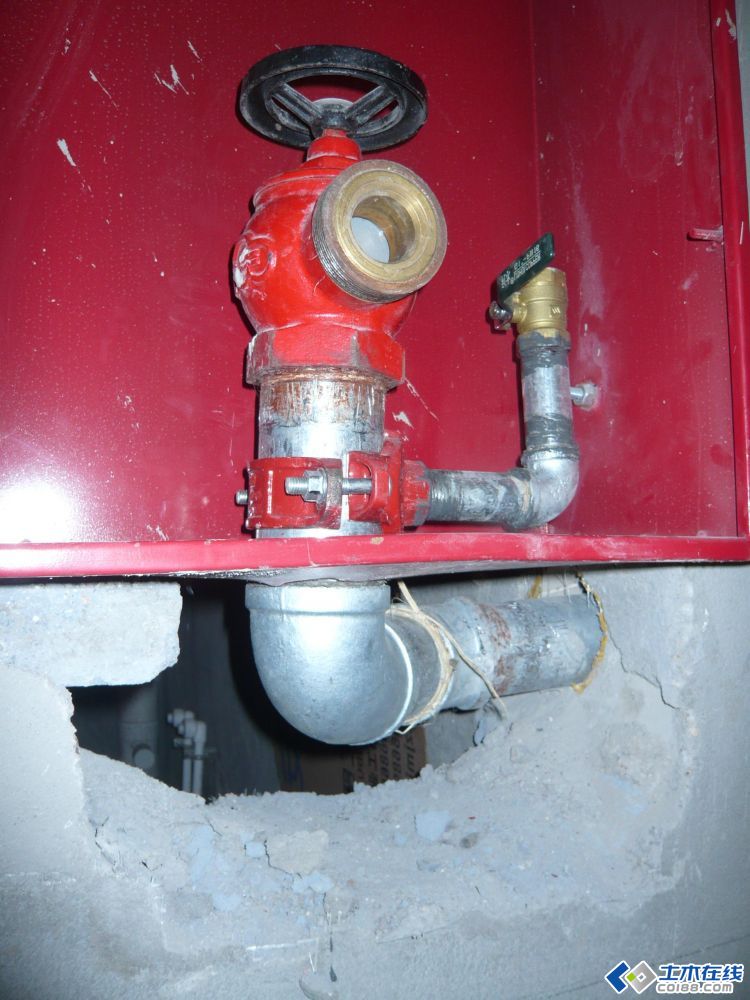 半暗装式消火栓箱图片