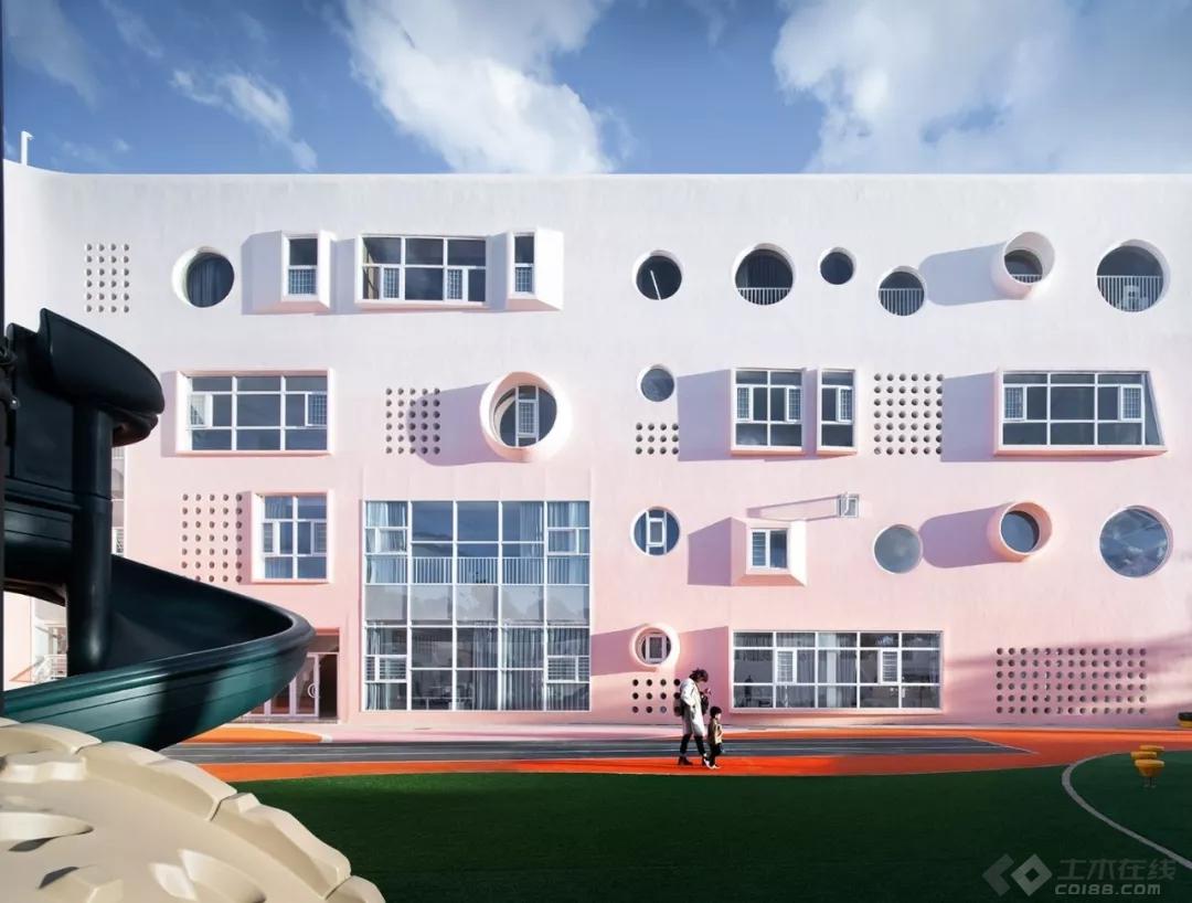 【早安建筑】中国最美幼儿园,终于摆脱了五彩斑斓的甲方审美!