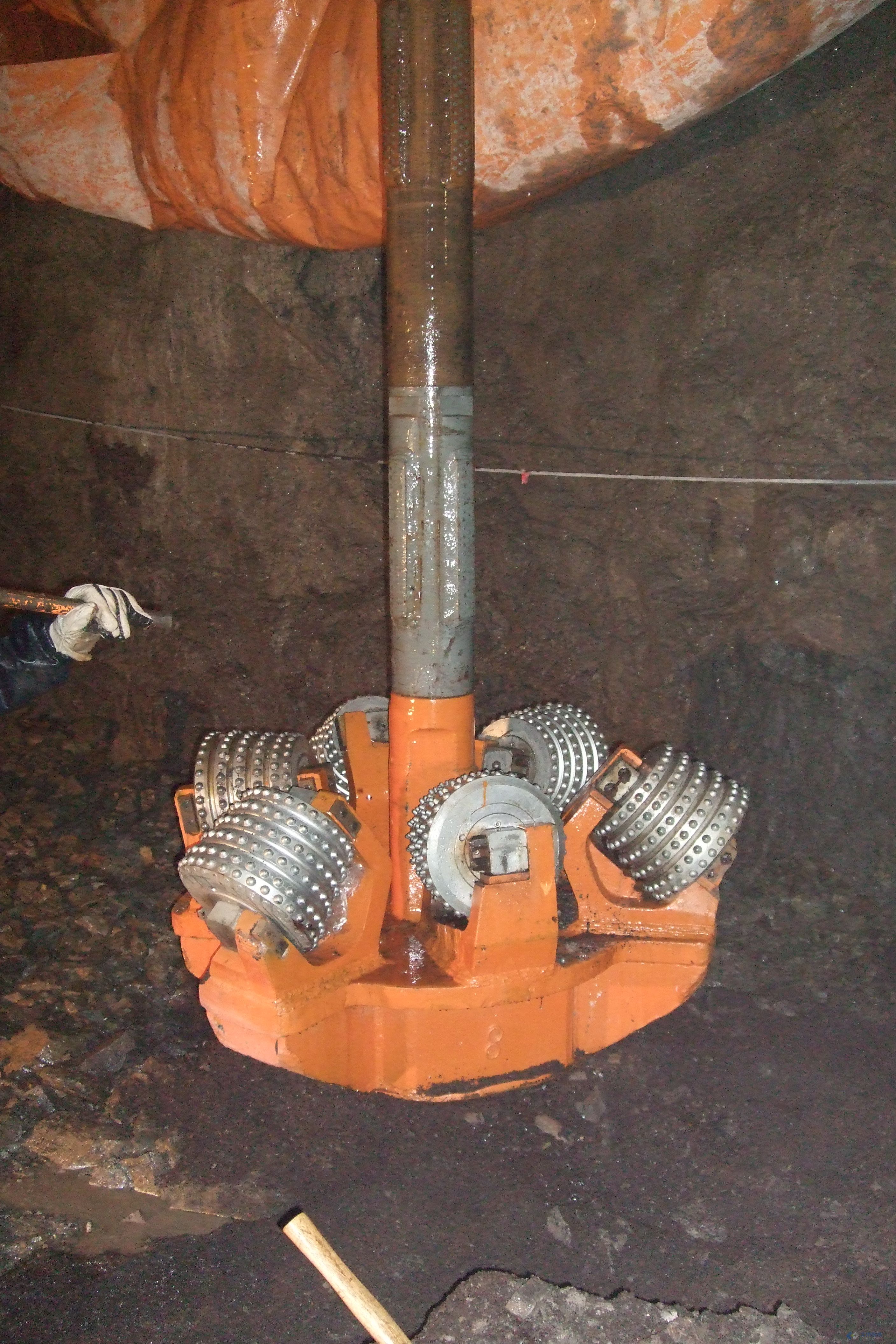 反井钻机施工图片