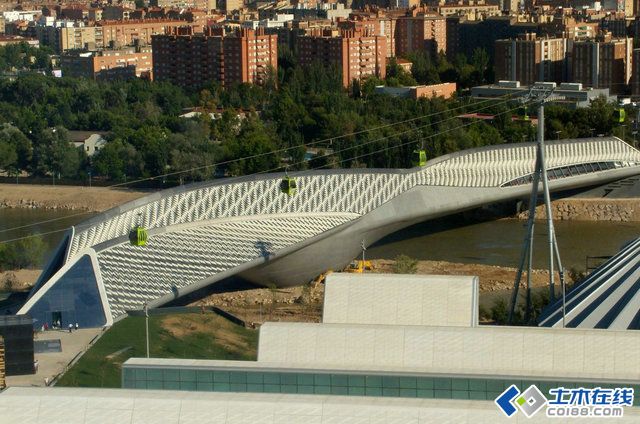 西班牙萨拉戈萨桥1.jpg