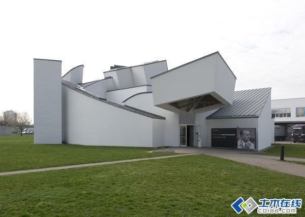 维特拉设计博物馆与工厂  弗兰克·盖里1.jpg