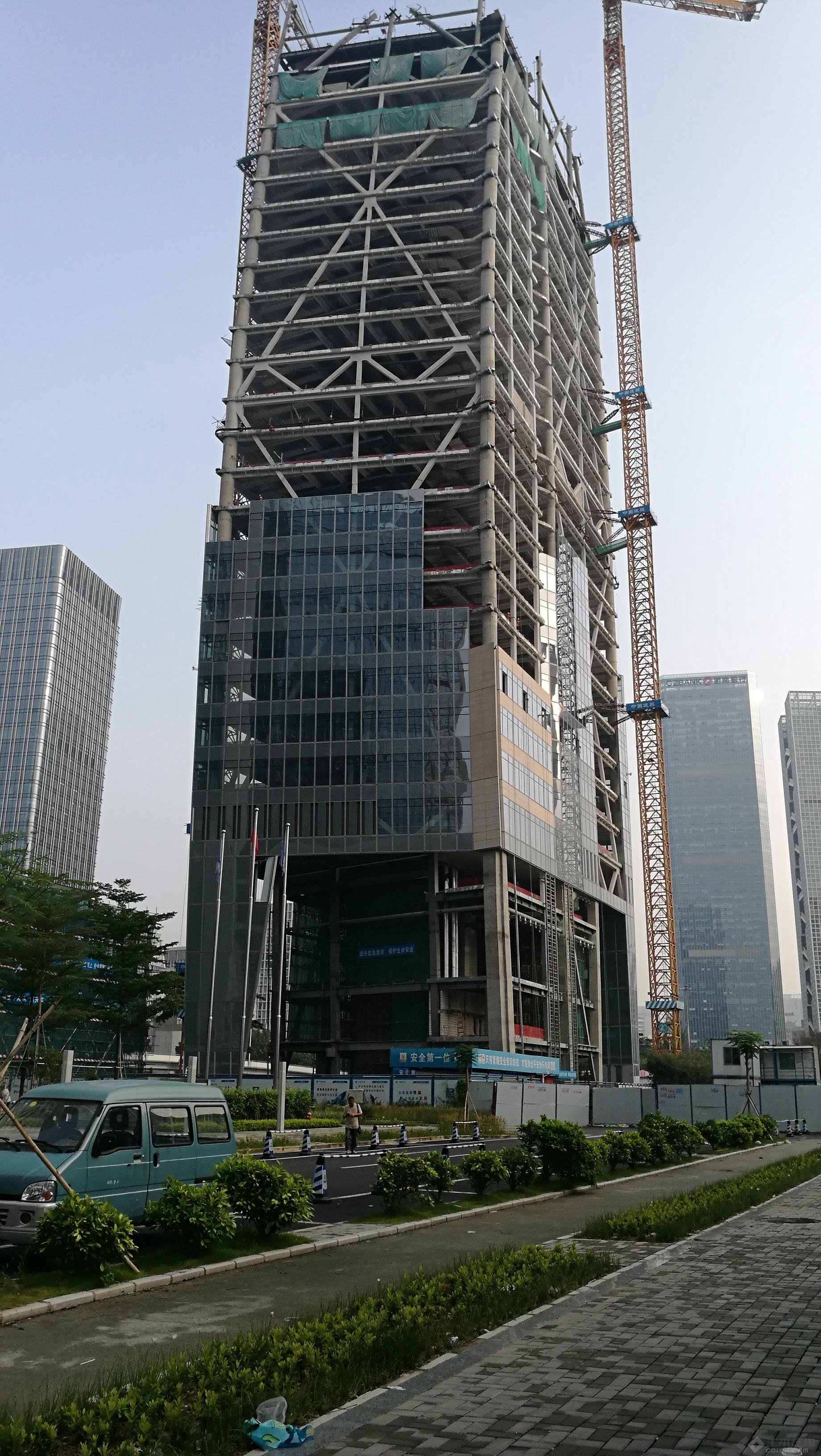 深圳湾畔的五矿金融大厦