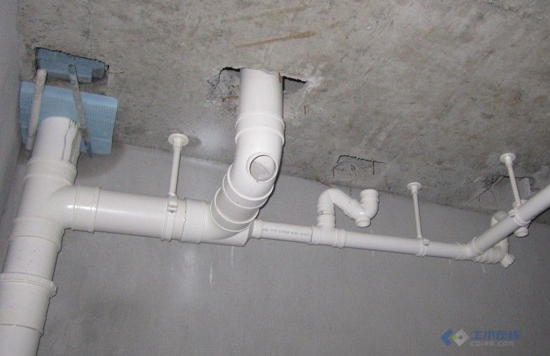 [水管安装]图片分享:卫生间排水管安装 