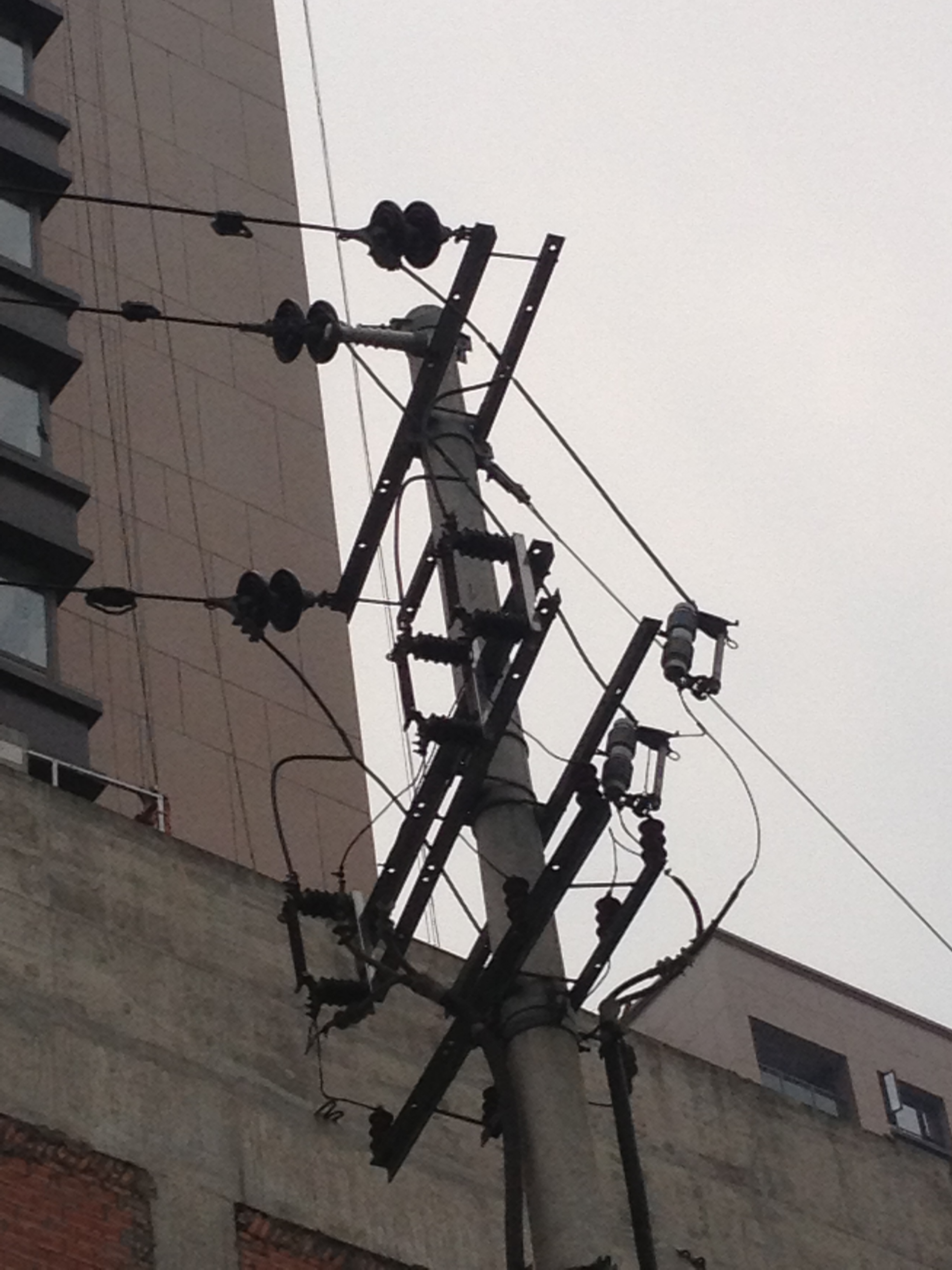 讲解输电线路各种电缆终端杆塔