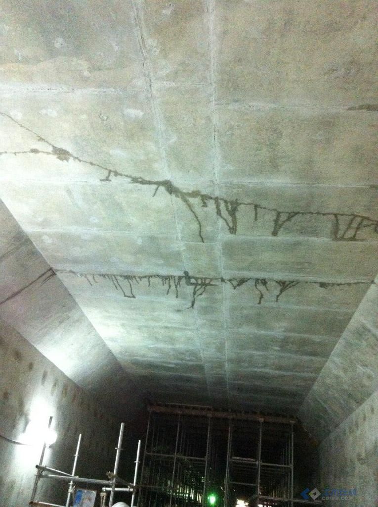 （求助）新加坡工程--明挖法隧道出现裂缝